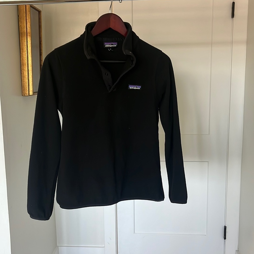 Womens Patagonia Synchilla Snap-T Fleece pullover, color black, gently used
